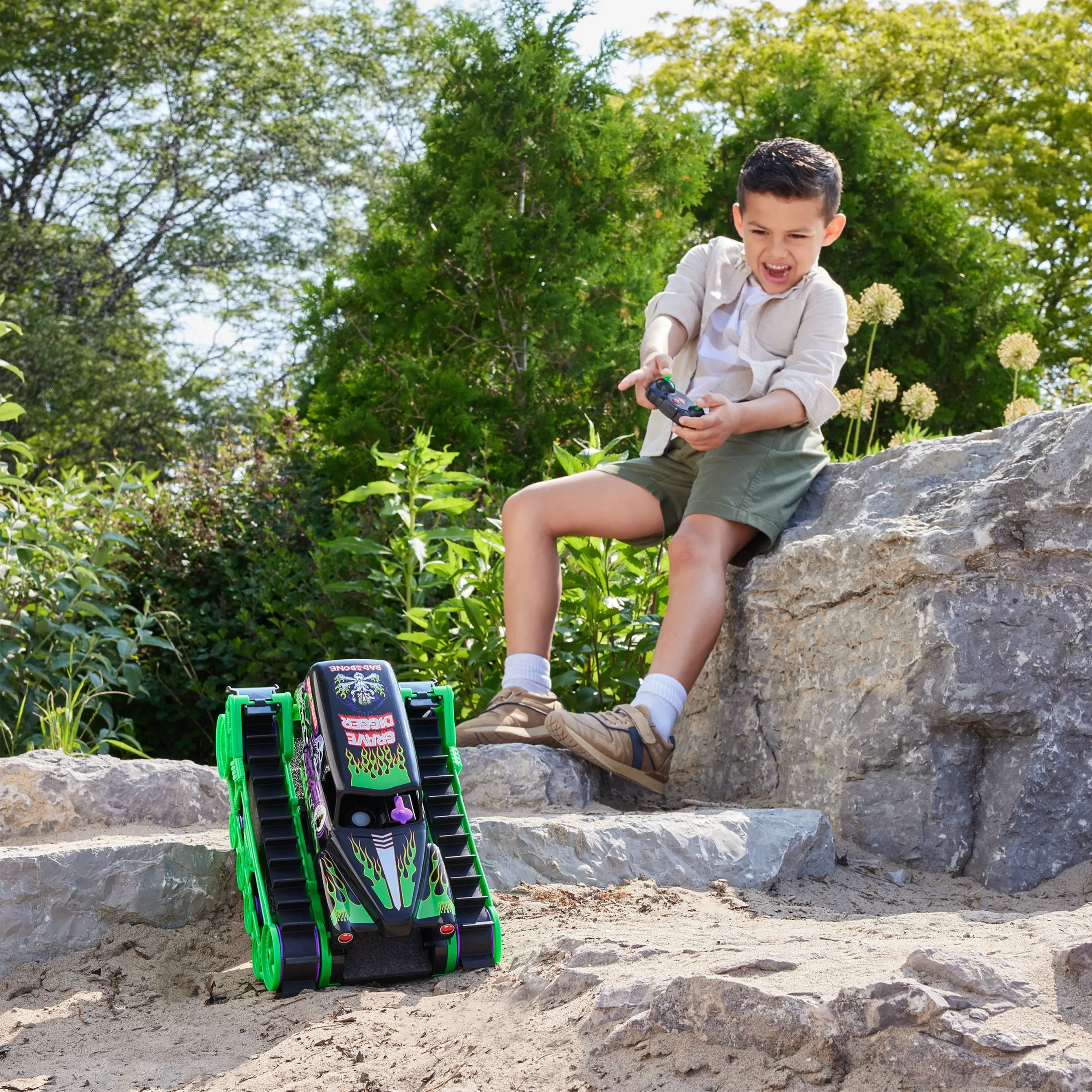Monster Jam, Grave Digger Trax All-Terrain RC